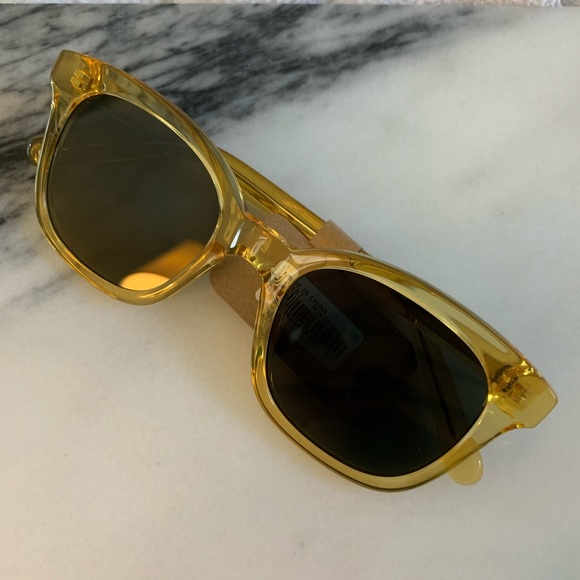 Madewell Venice Flat Frame Sunglasses in Yellow - Picture 3 of 3